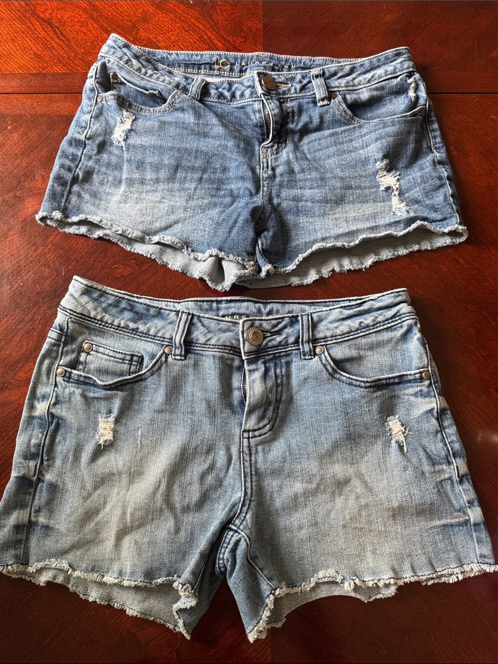 Light Blue & Indigo Distressed Women’s Denim Shorts - Casual Frayed Hem Size 4